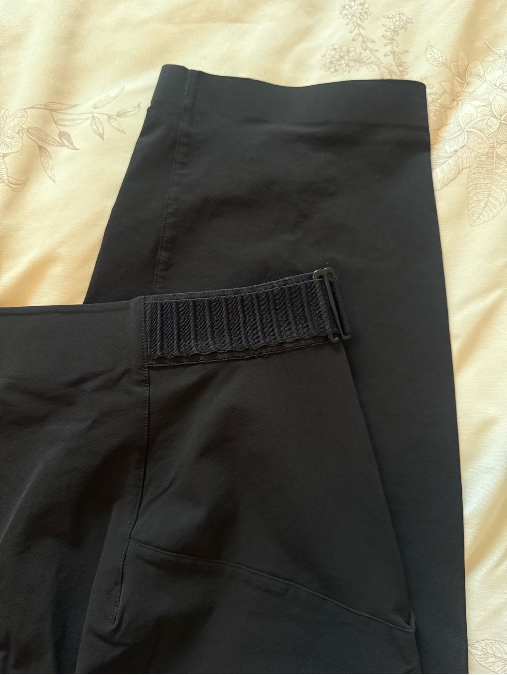 Lululemon | Esker Wide Leg *lululemon lab
Black | 8 - Picture 7 of 7